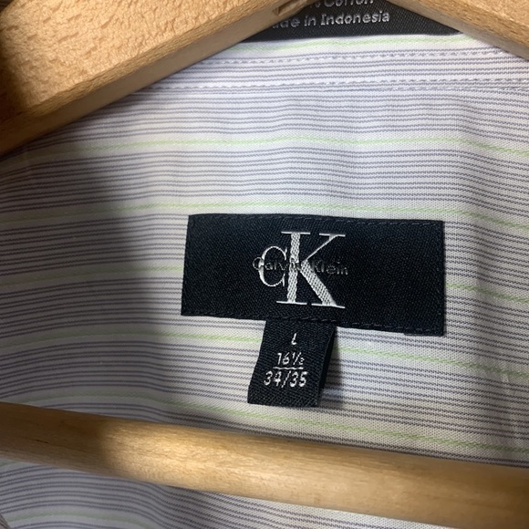 Calvin Klein (L/16.5”) - Picture 5 of 12